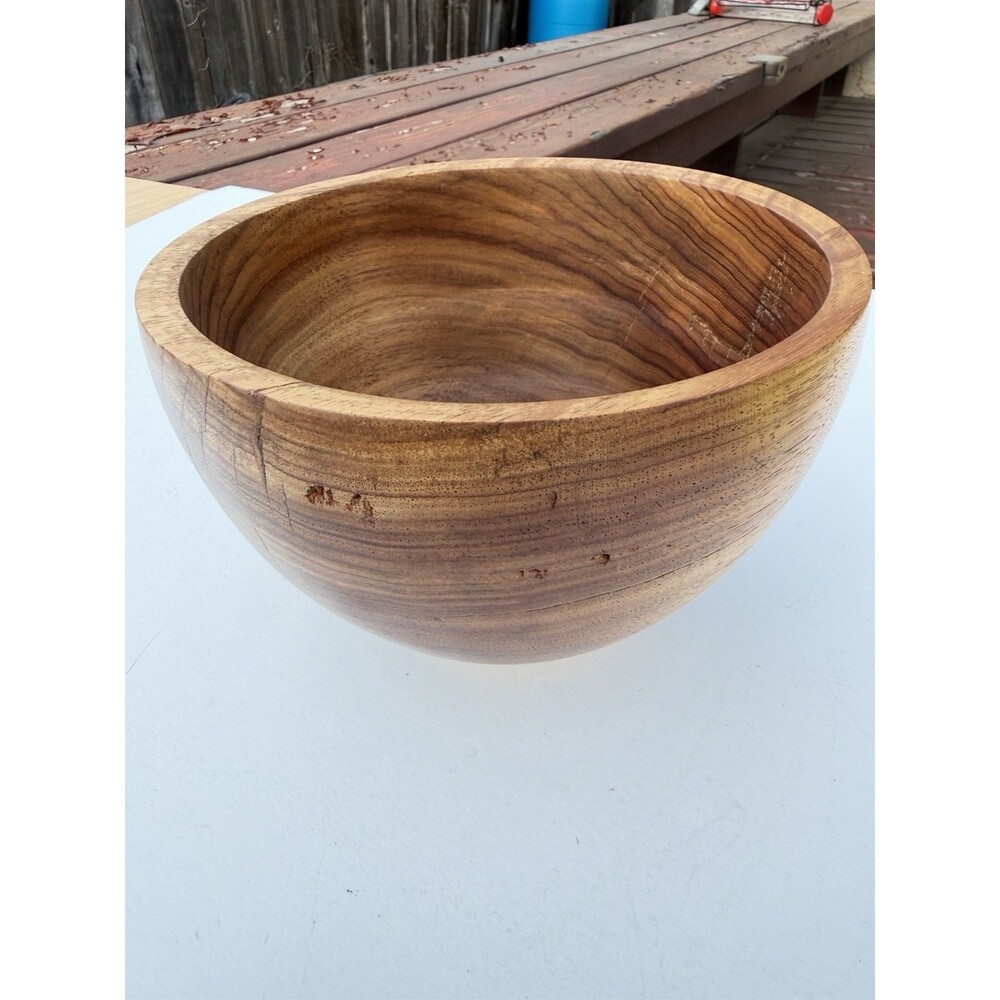 Hand Turned To Keisha Wood Bowl With Natural Grain Detail ￼